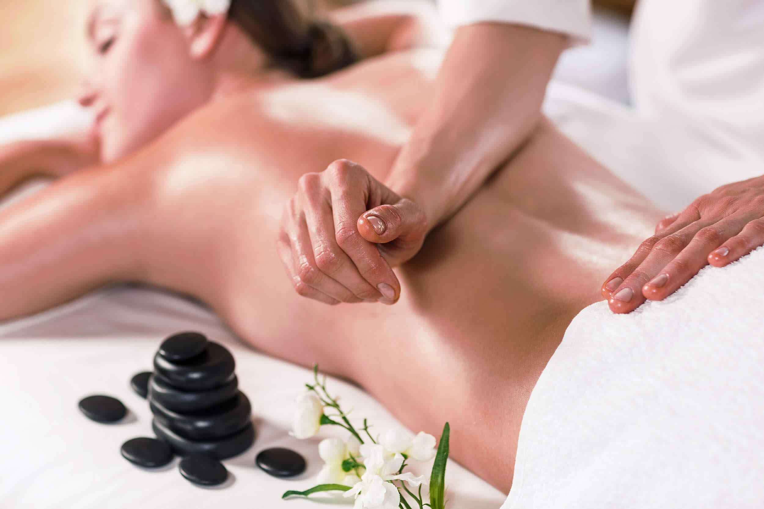 https://senbeauty.com/wp-content/uploads/2018/10/spa-massage-16.jpg