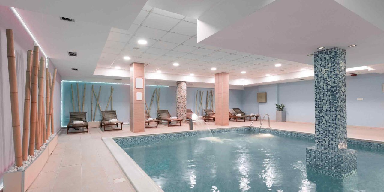 https://senbeauty.com/wp-content/uploads/2018/10/spa-pool-2-1280x640.jpg